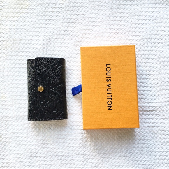Louis Vuitton Accessories - Louis Vuitton 6 key holder